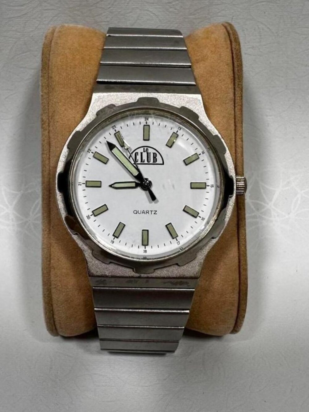 VINTAGE LE CLUB WATCH WHITE DIAL INTEGRATED STEEL BRACELET MINIMALIST GEOMETRY U
